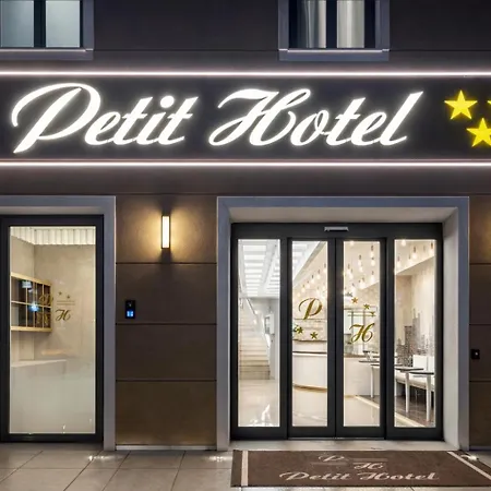Hotel Petit