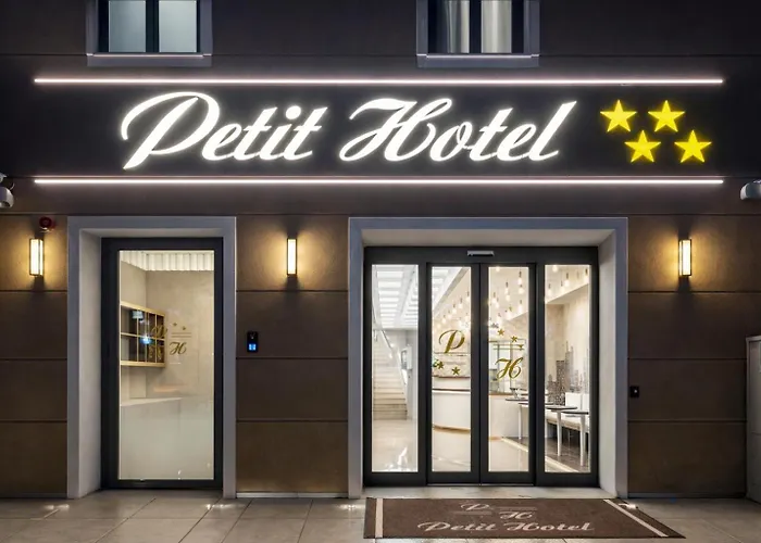 Hotel Petit