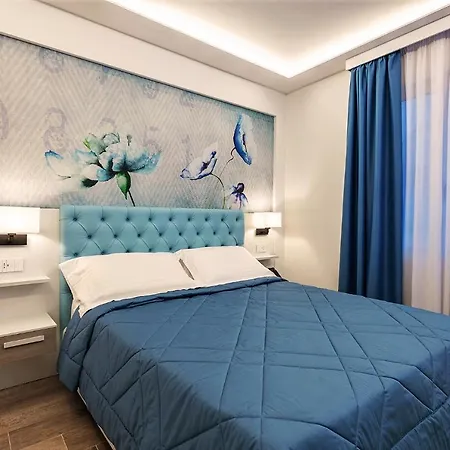 Hotel Petit 4*